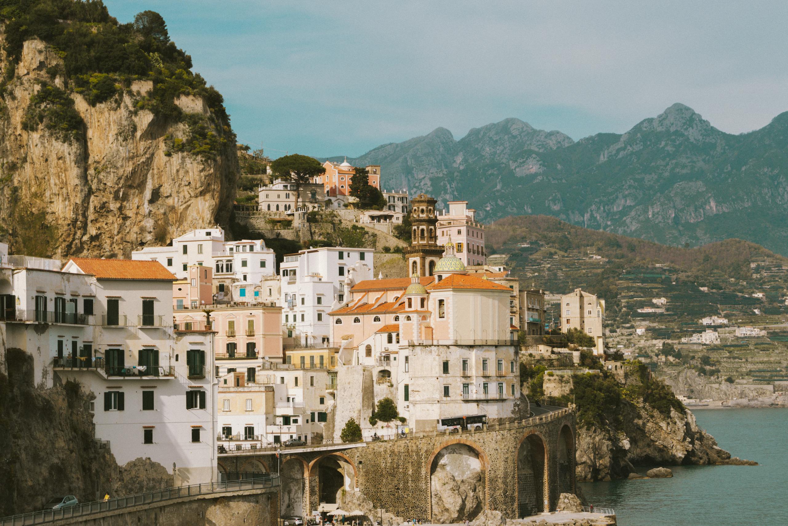 Scenic landscape of Amalfi Coast with colorful cliffside houses. Amalfiküste